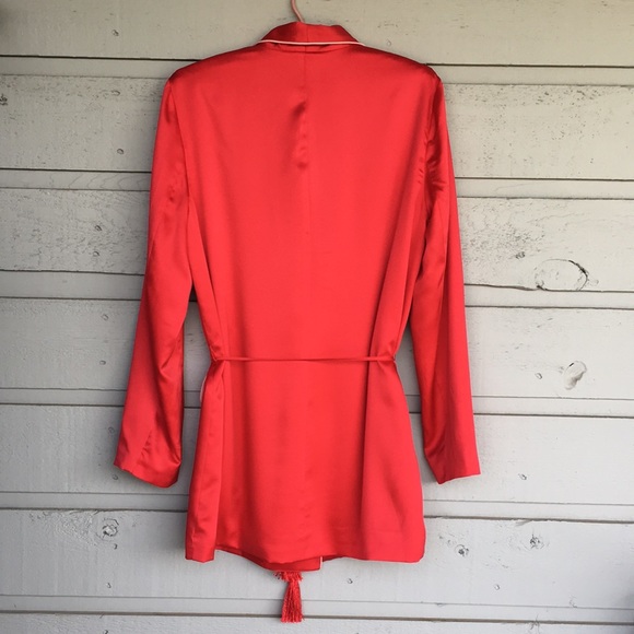 NWOT VS CLASSIC SATIN ROBE/LOUNGING JACKET/LIPSTICK RED/LINED BELTED W/TASSELS - Picture 3 of 10